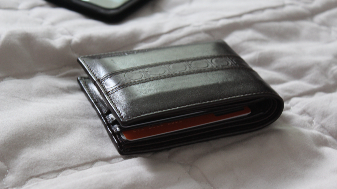 Women's Essentials: Potamy Cardholders vs. Prada Saffiano Wallets